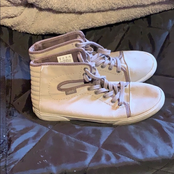 Vans - Picture 1 of 1